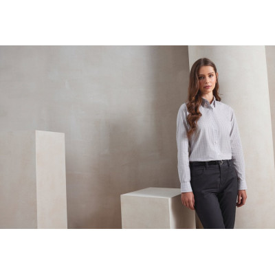 Large-check gingham shirt